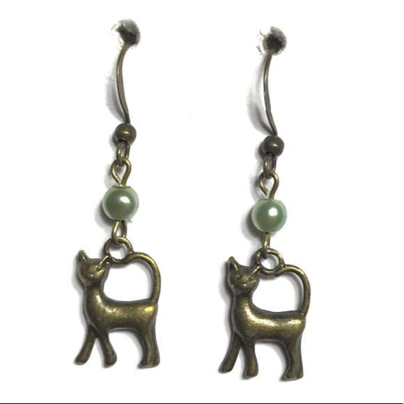 Jewelry - 3 for $15 🪐 Antique gold and green cat earrings
